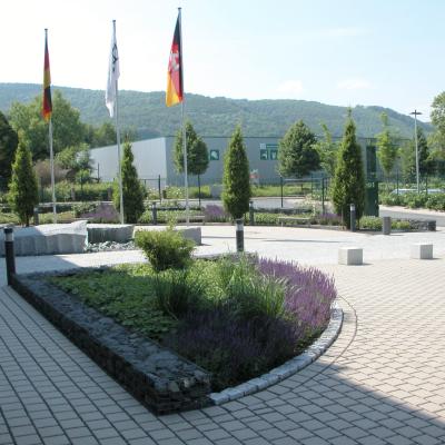 Vorplatz3