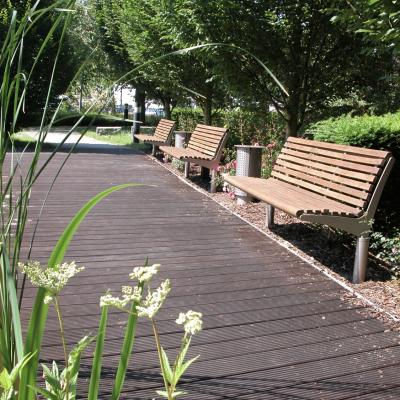 Sitzplatz Am Teich1